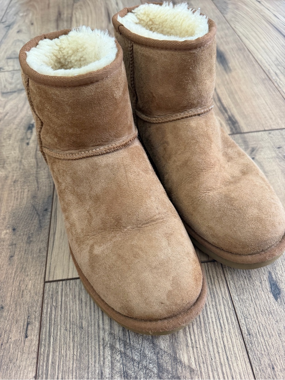 UGG Australia Classic Mini Chestnut Brown Suede Shearling Boots Size 10 GUC